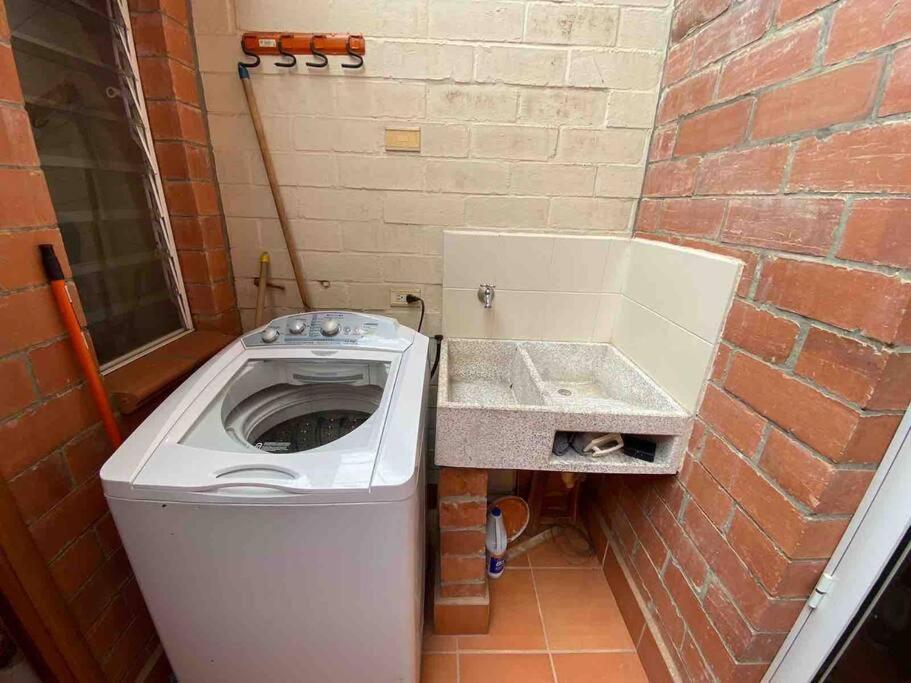 Hermosa Casa , Con Parqueadero En Rionegro Cerca Al Aeropuerto Vila Exterior foto