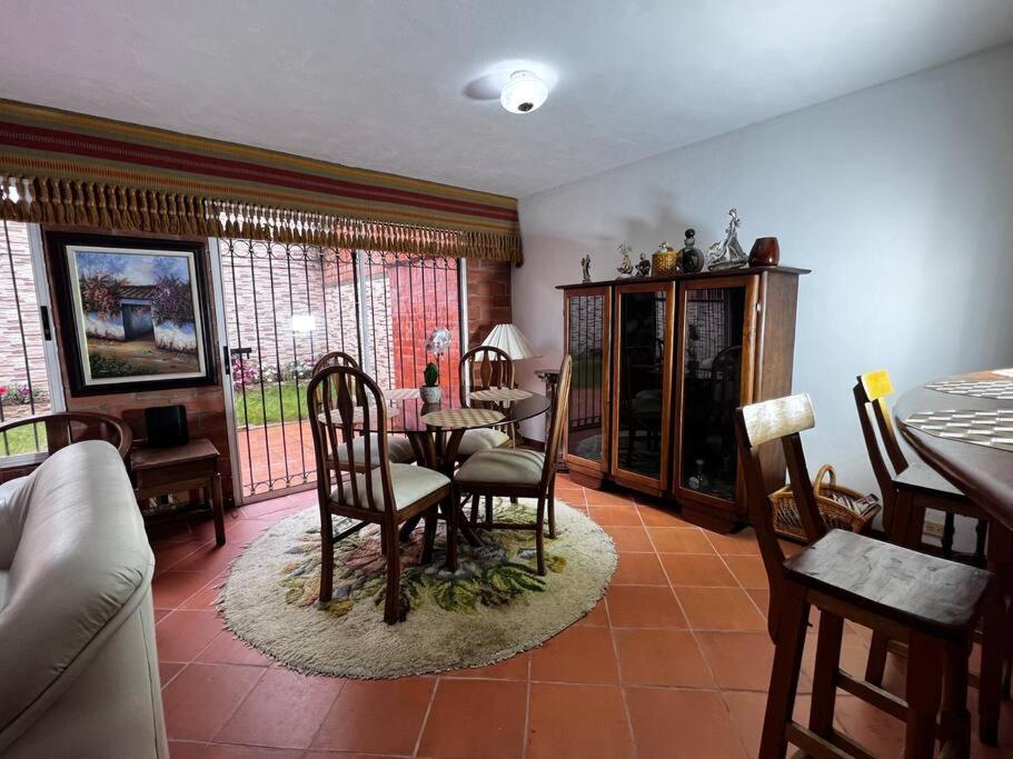 Hermosa Casa , Con Parqueadero En Rionegro Cerca Al Aeropuerto Vila Exterior foto